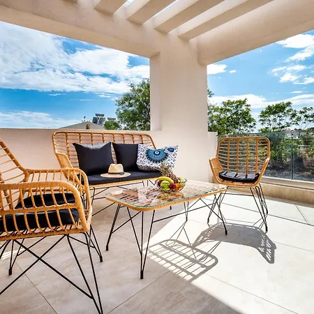 Diamela Apartment
